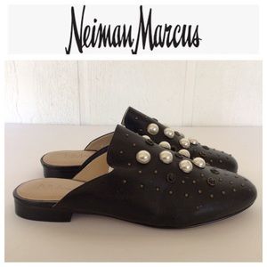 NEIMAN MARCUS BLACK LEATHER JEWELED SLIDES SIZE 7.5